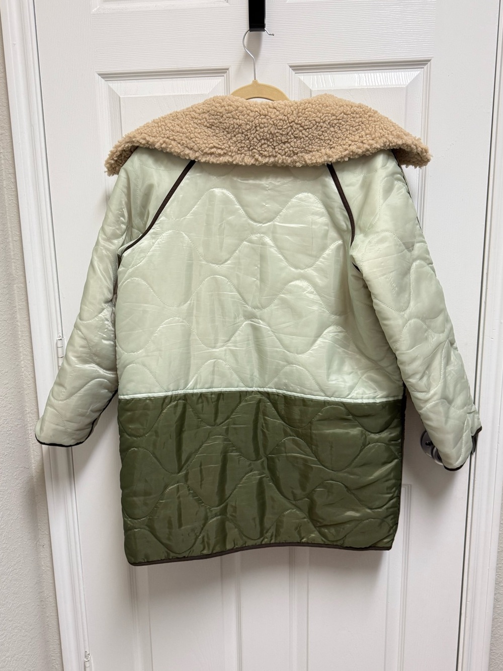 The Great Reversible Quilted Puffer Jacket - Picture 16 of 16